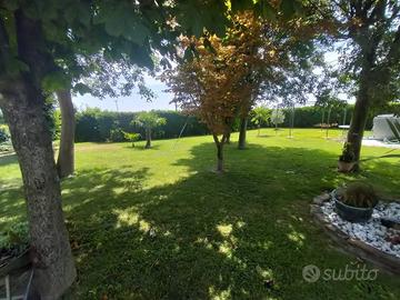 Villa di 312 m² con 5 locali e box auto doppio a C