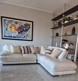 Divano angolare Chateau d'Ax pelle bianco € 380,00