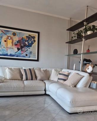 Divano angolare Chateau d'Ax pelle bianco € 380,00