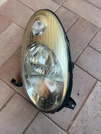 fanale destro anteriore Nissan Micra