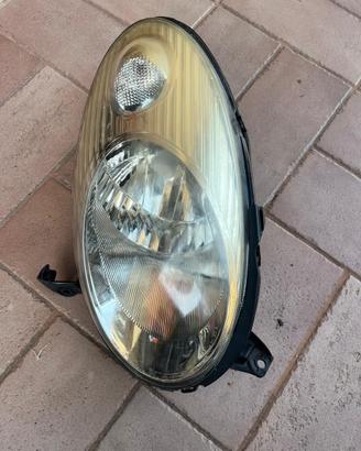 fanale destro anteriore Nissan Micra