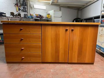 Mobile Basso in Legno Massello con Cassetti e Ante