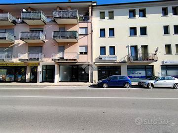 NEGOZIO A SPRESIANO