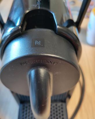 Macchina NESPRESSO INISSIA