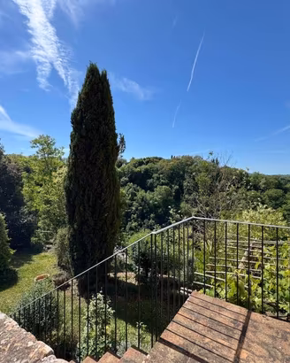 Rustico / Casale di 335 m² con più di 5 locali a L
