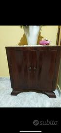 Mobiletto in legno