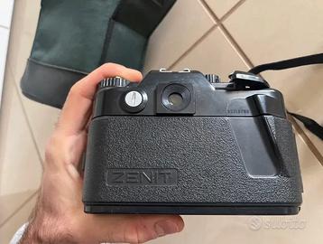 macchina fotografica Zenit 122 con obiettivo Helio