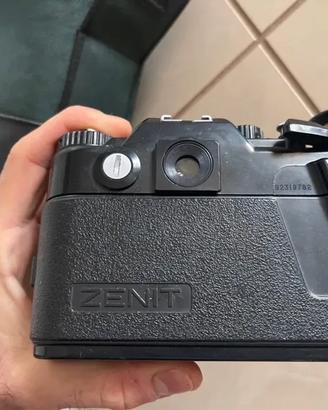 macchina fotografica Zenit 122 con obiettivo Helio