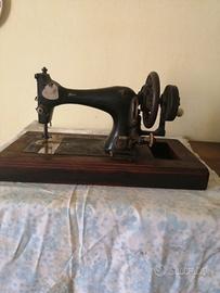 Macchina da cucire a mano NECCHI