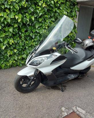 Scooter Kymco Downtown 300cc (PREZZO TRATTABILE)