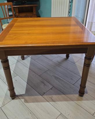 Tavolo in legno massello con gambe tornite