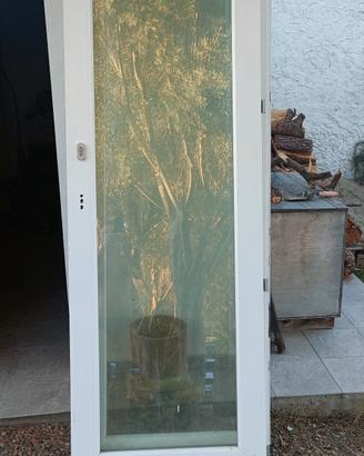infisso porta a 2 ante in pvc