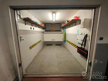 Box / Garage di 11 m² a Firenze
