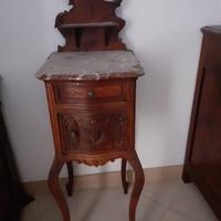 Comodino antico