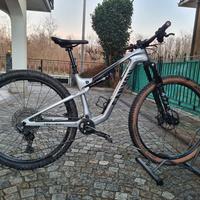 Canyon lux trail CF6 mtb carbonio trail  2024