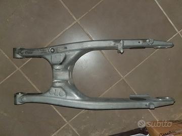 svariati ricambi husqvarna 701 motard/enduro