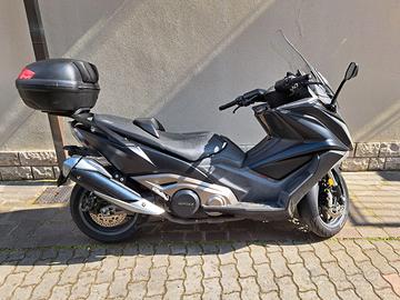 Kymco AK 550 ABS colore nero opaco