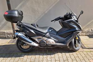 Kymco AK 550 ABS colore nero opaco
