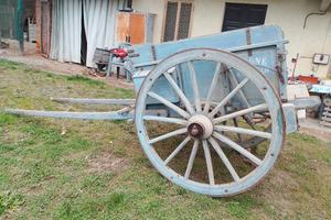 Carro agricolo antico anni 1940 a due ruote 
