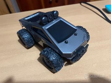 Auto radiocomandata con telecamera e luci LED