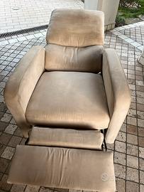 POLTRONA RECLINABILE