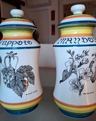 Coppia vasi in ceramica decorati a mano
