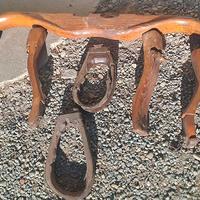 Antico giogo in legno