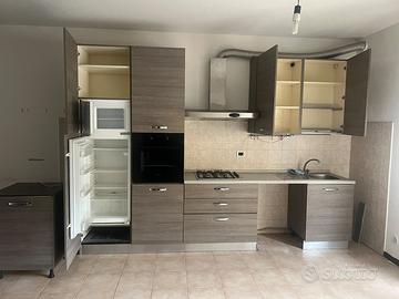 Cucina Lineare completa di elettrodomestici
