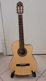 Chitarra classica elettrificata Cort