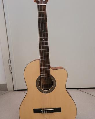 Chitarra classica elettrificata Cort