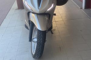 Piaggio Beverly 300 - 2023