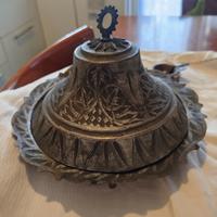 svutatasche in peltro e metro in acciaio