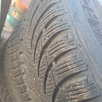 Gomme invernali usate 215/65 r16