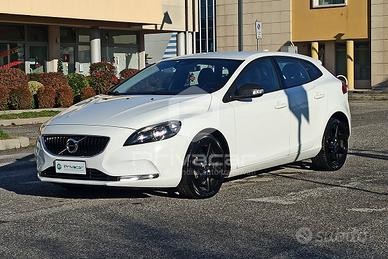 VOLVO V40 D2 Kinetic