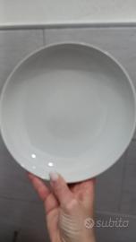 Piatti fondi e piattini dessert