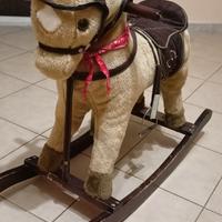 Cavallo a dondolo