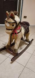 Cavallo a dondolo