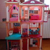casa di Barbie con auto