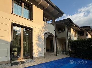 VILLA A SCHIERA A DARFO BOARIO TERME