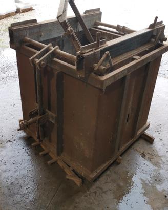 Stampo per pozzetto in cemento cm. 70x70