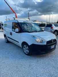 FIAT DOBLO' SEMINUOVO
