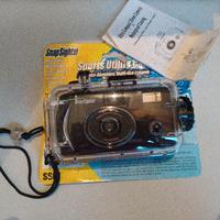 fotocamera sportiva subacquea con flash 