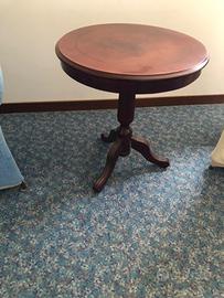 Tavolino tondo in legno