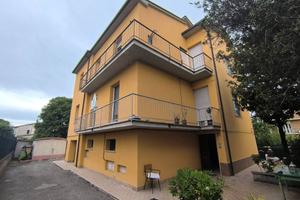 Appartamento di 108 m² con 5 locali e box auto a F