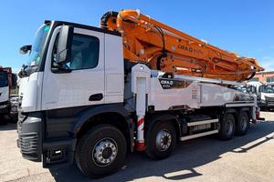 Mercedes Benz Arocs 4151 K 8x4/4 con allestimento 