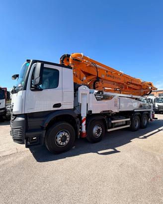 Mercedes Benz Arocs 4151 K 8x4/4 con allestimento 