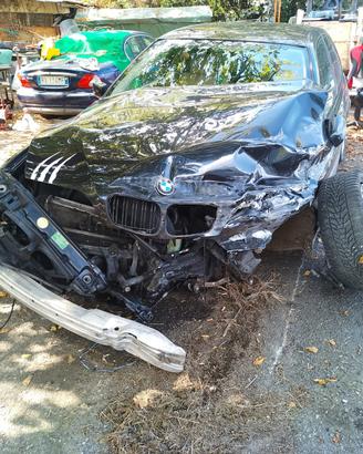 BMW E39 – RICAMBI / AUTO INCIDENTATA