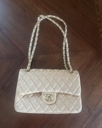 Borsa modello chanel