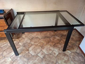Tavolo allungabile in vetro temperato