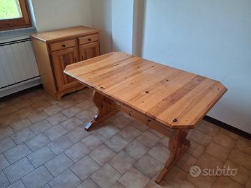 tavolo e credenza